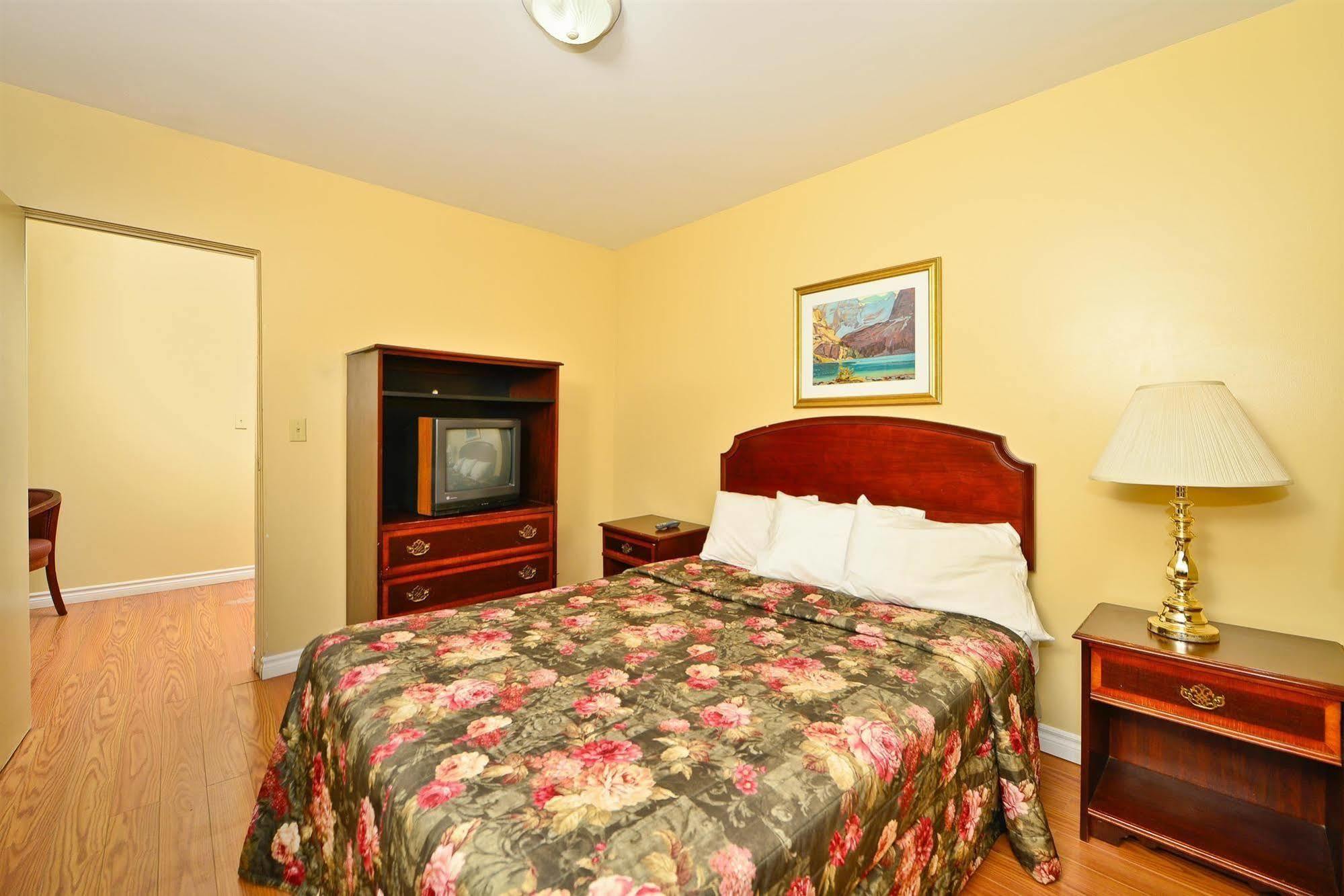 Best Value Inn & Suites Пари Саунд Екстериор снимка