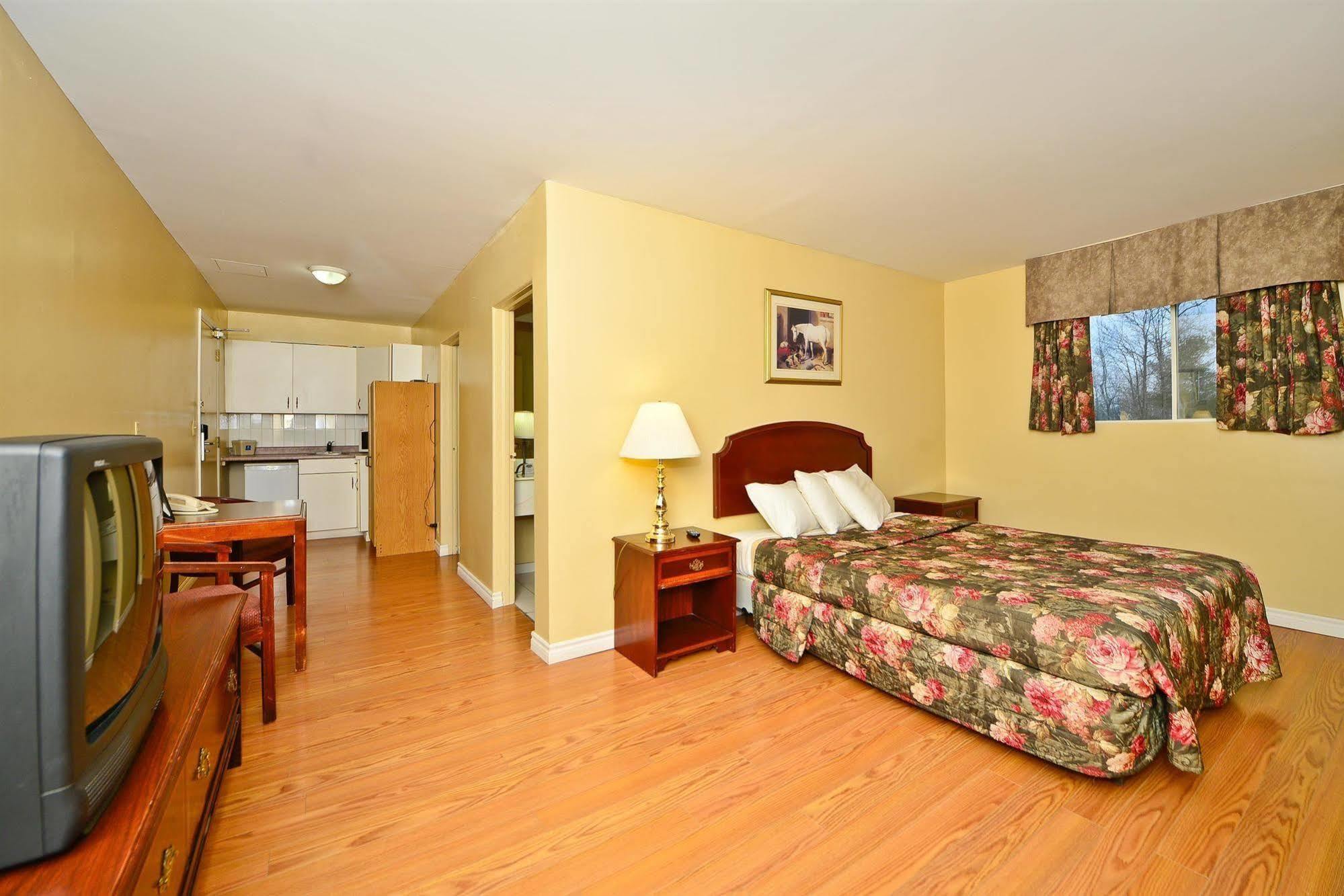 Best Value Inn & Suites Пари Саунд Екстериор снимка